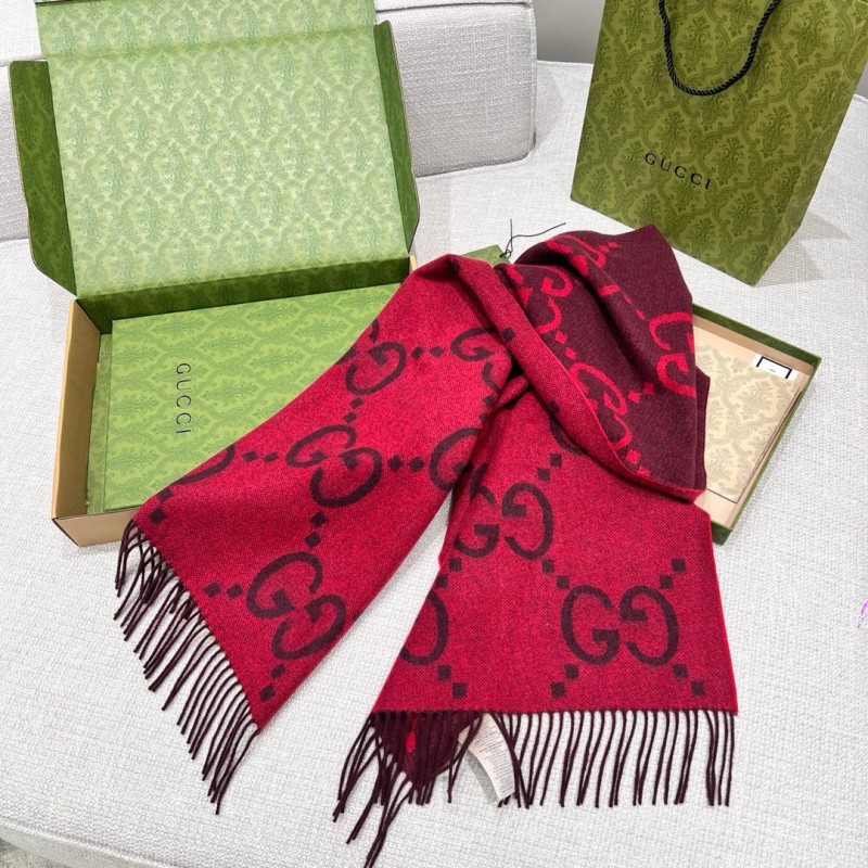 Gucci Long Scarf & Bennie Hat