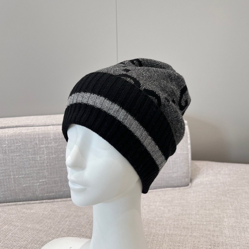 Gucci Long Scarf & Bennie Hat