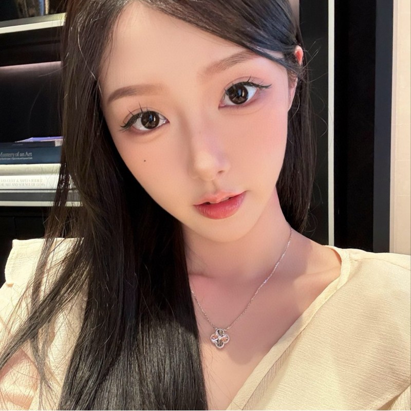 VCA Necklace