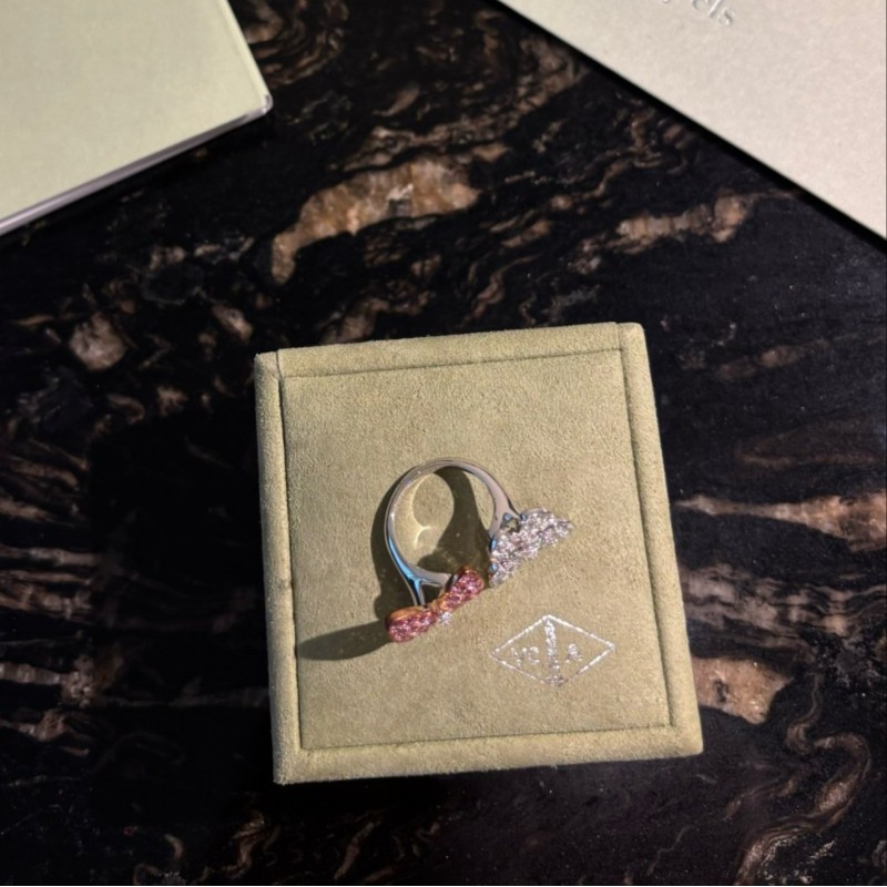 VCA Ring