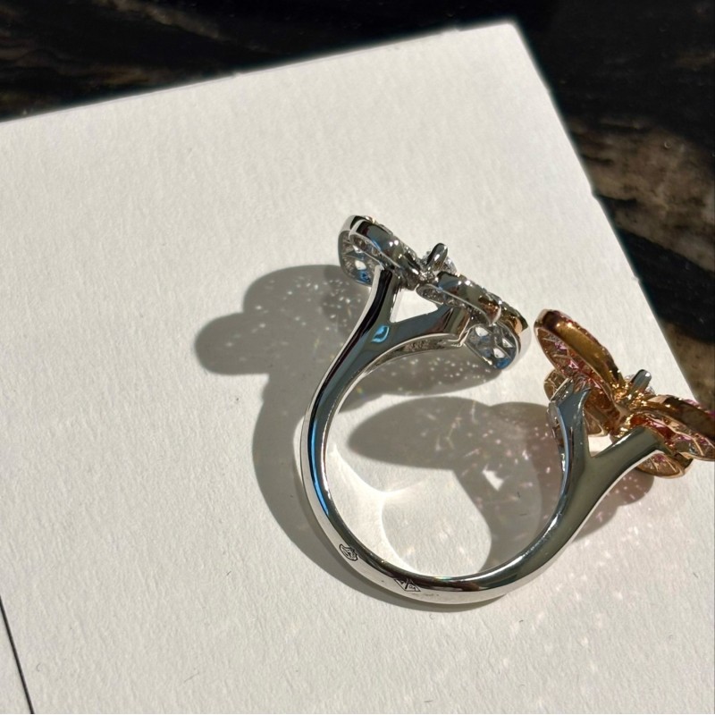 VCA Ring