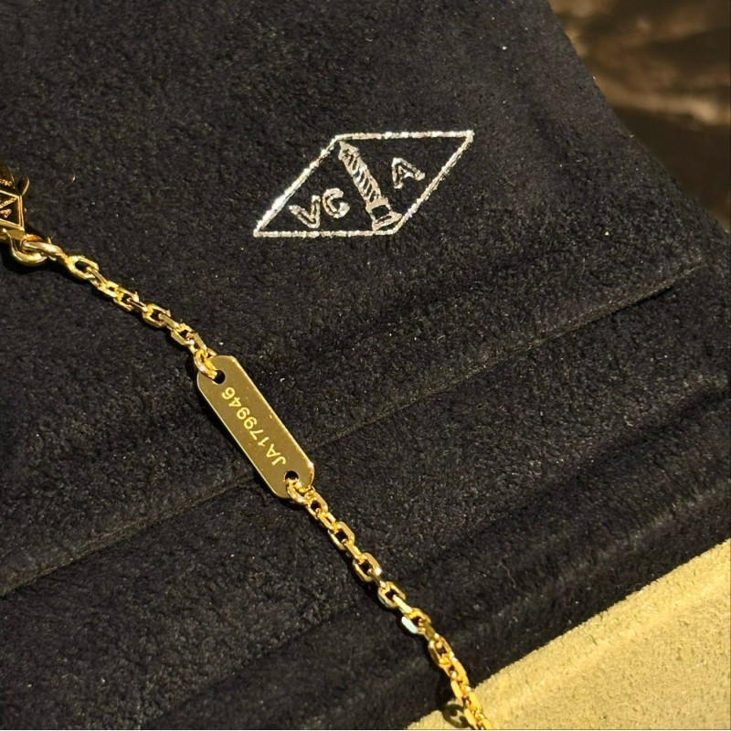 VCA Necklace