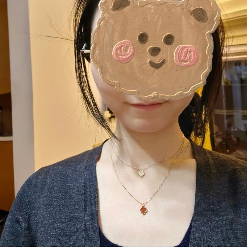 VCA Necklace