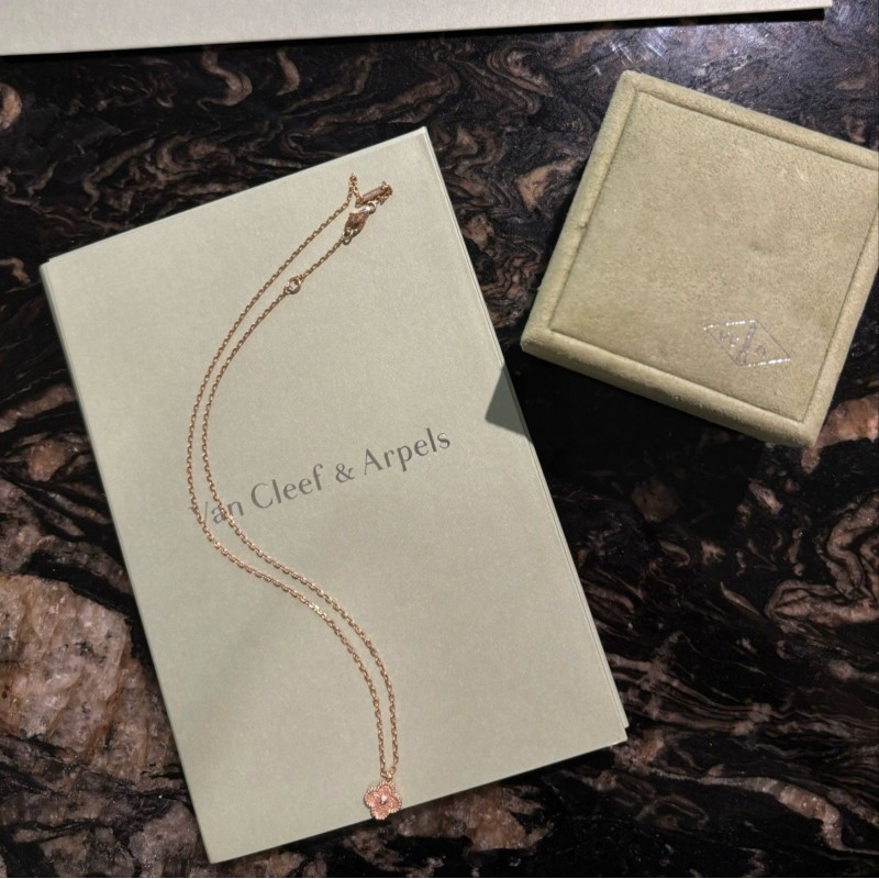 VCA Necklace