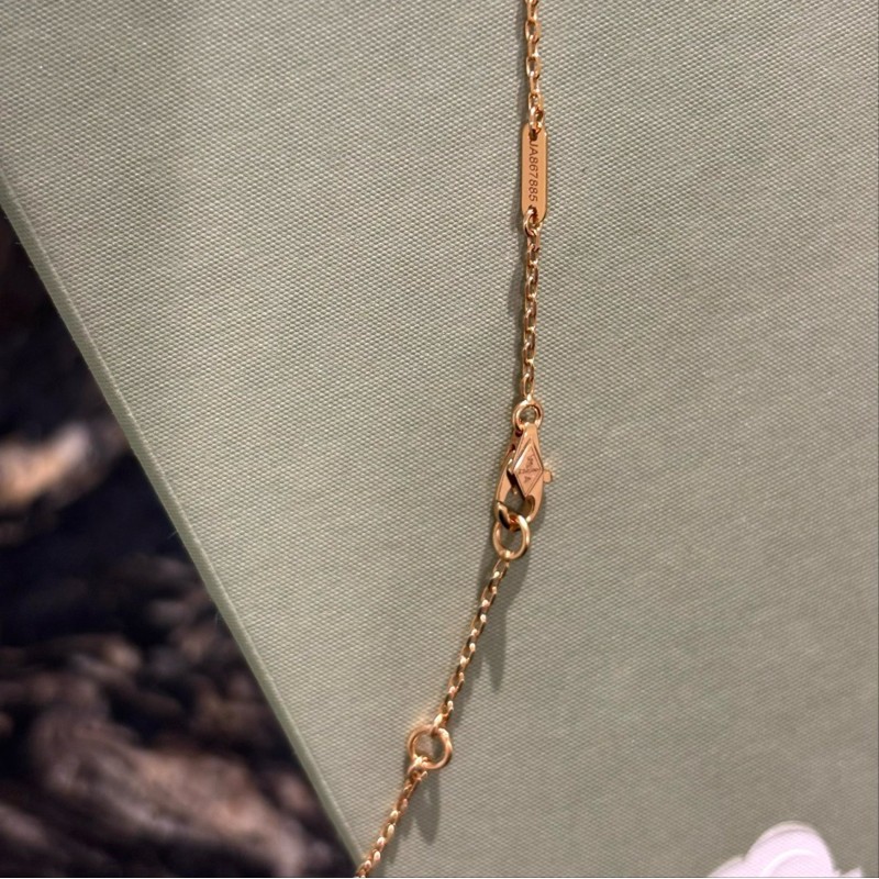 VCA Necklace