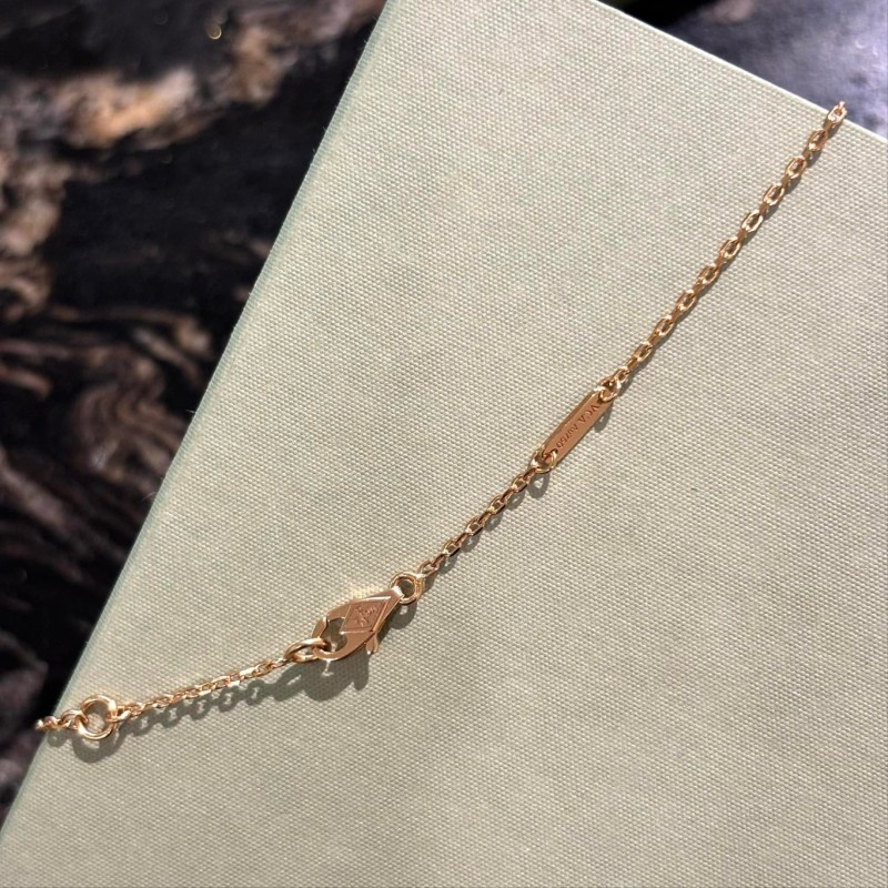 VCA Necklace