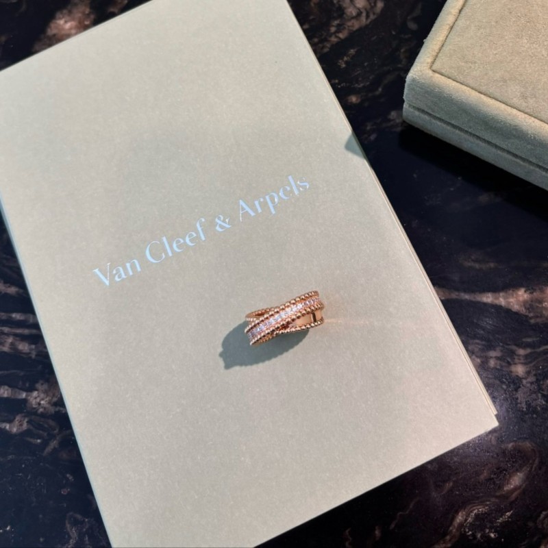 VCA Ring