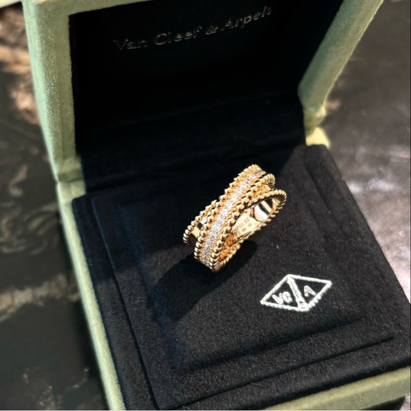 VCA Ring
