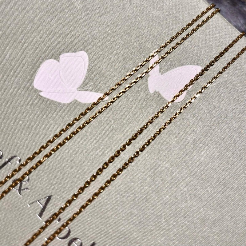 VCA Necklace