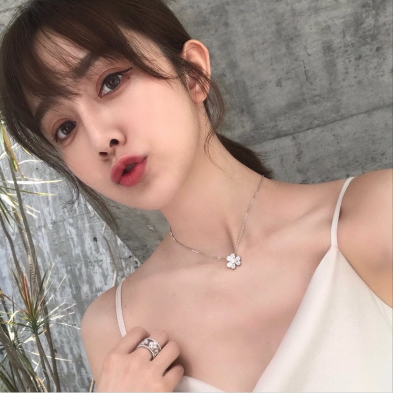 VCA Necklace
