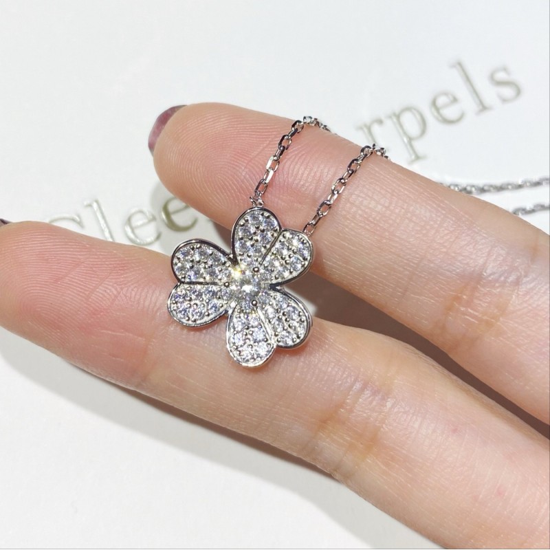 VCA Necklace