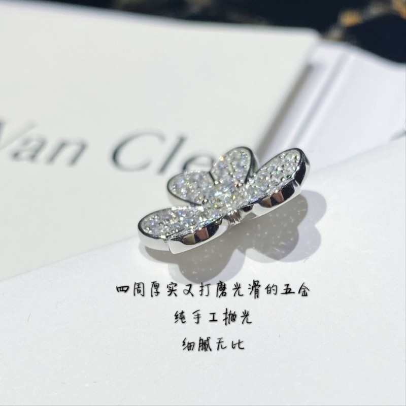 VCA Necklace