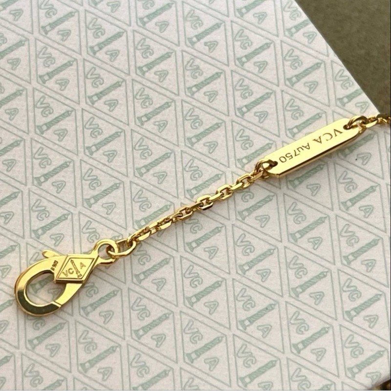 VCA Necklace