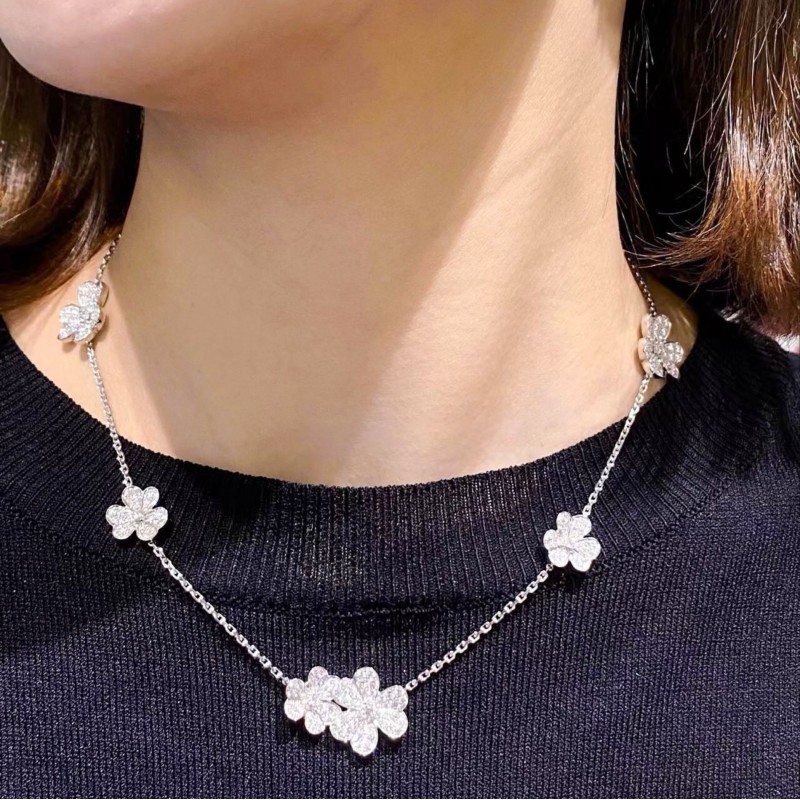 VCA Necklace