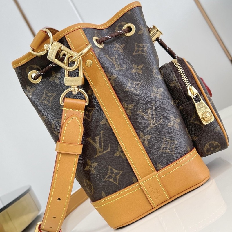 LV  Noé Cargo Handbag 