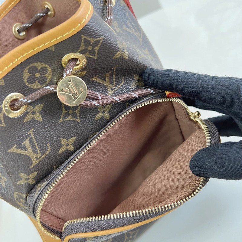 LV  Noé Cargo Handbag 