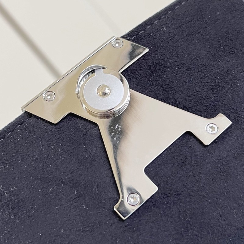 LV Pochette Louise