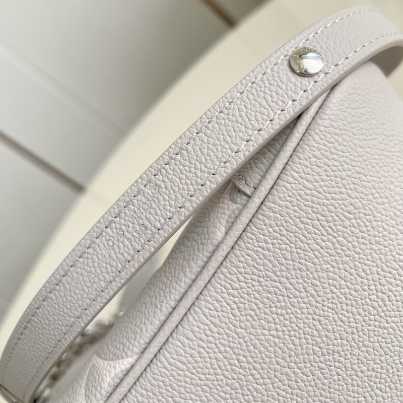 LV Boulog Handbag 