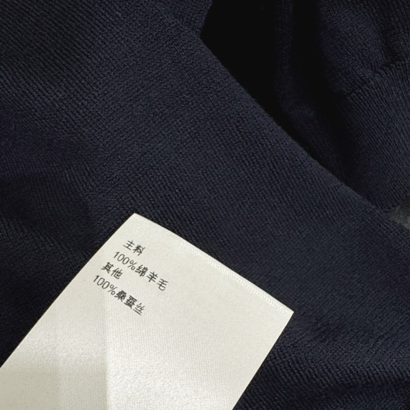 LV Tee