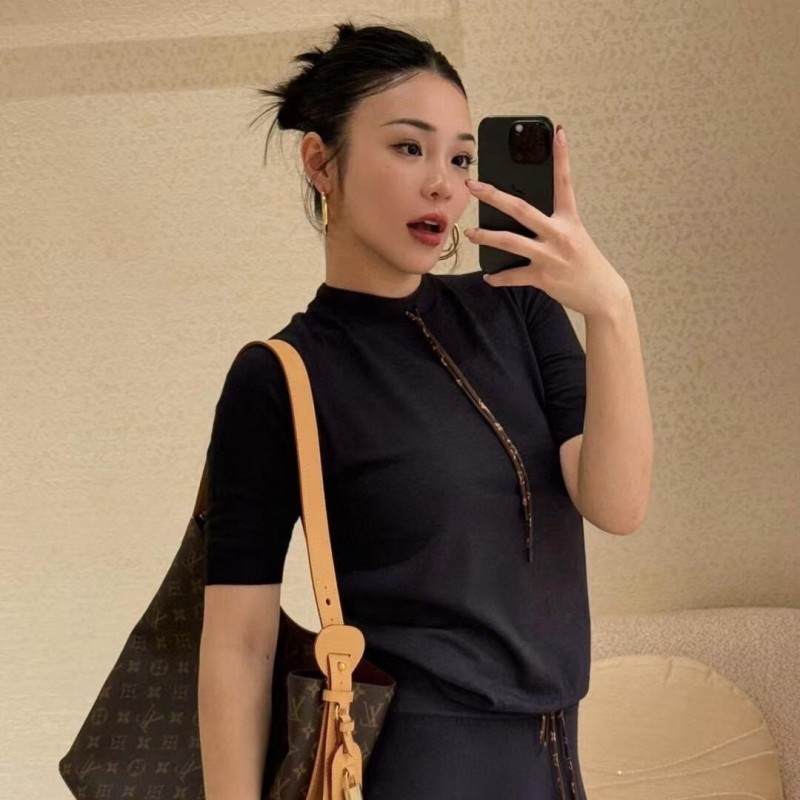 LV Tee