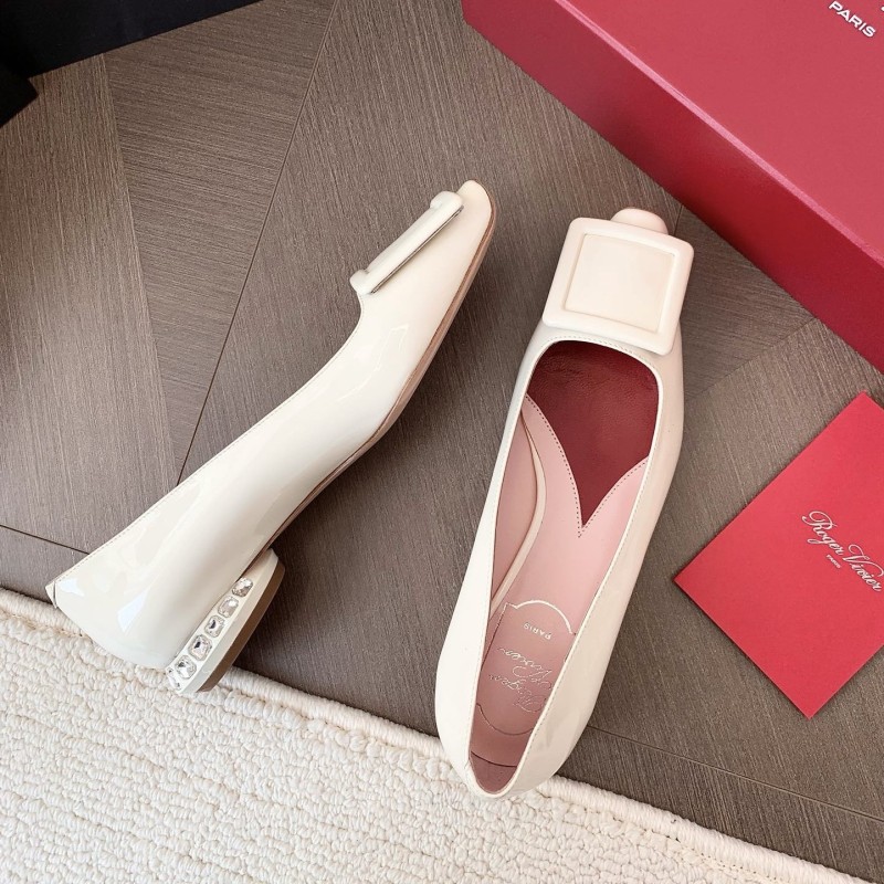 Roger Vivier Flats