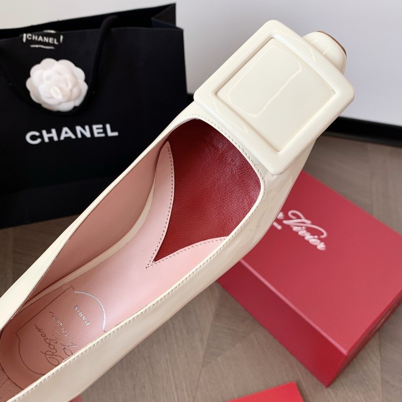Roger Vivier Flats