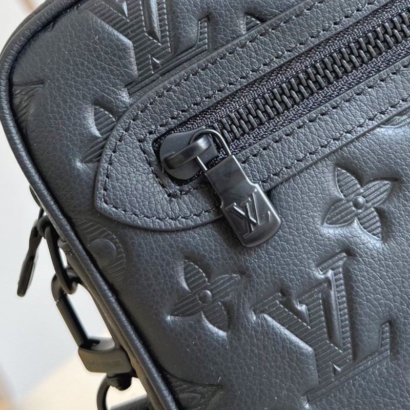 Lv Pochette Kasai