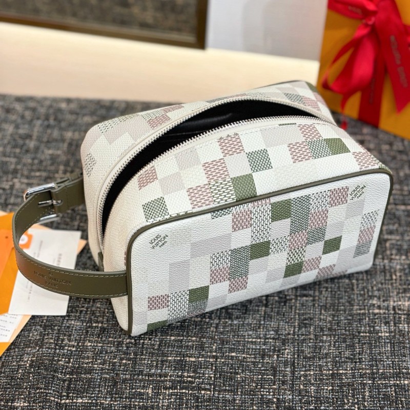 Lv Locker Dopp Kit
