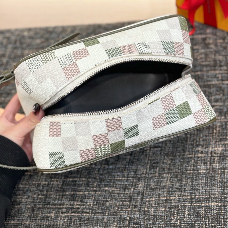 Lv Locker Dopp Kit
