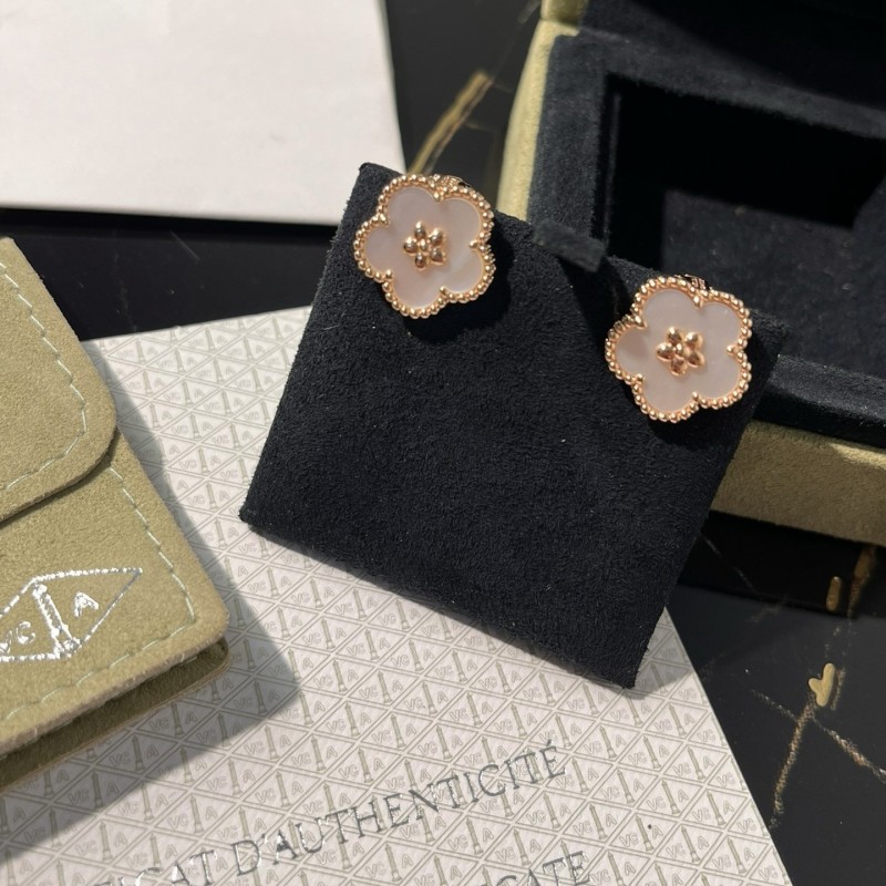 VCA Earrings 