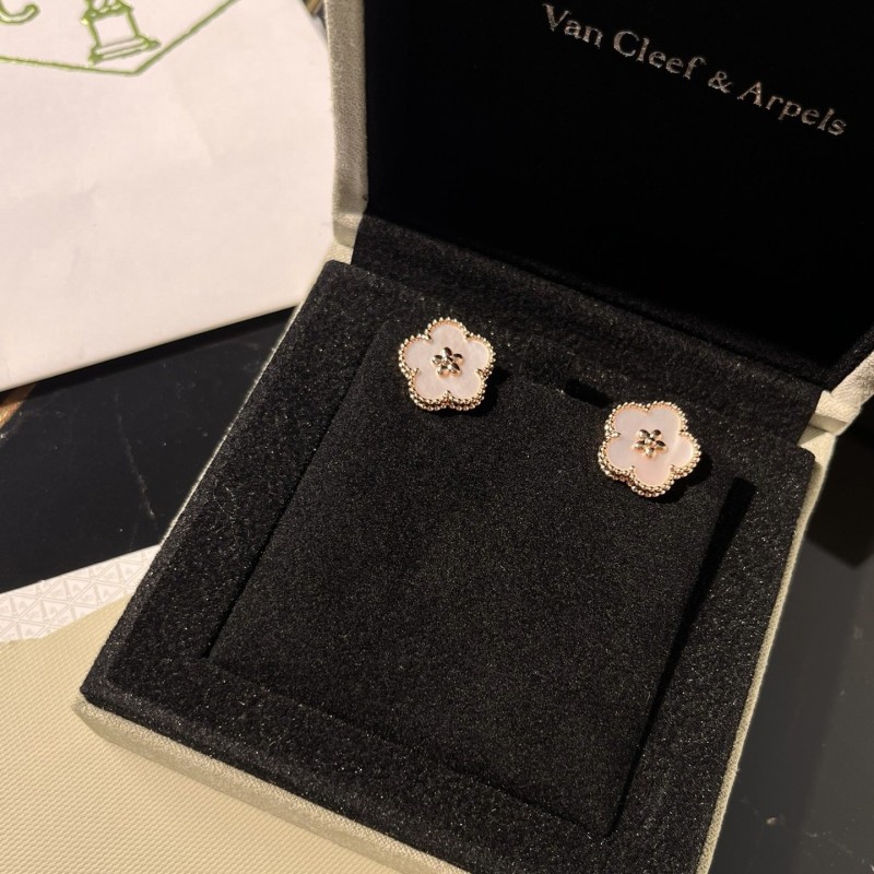 VCA Earrings 