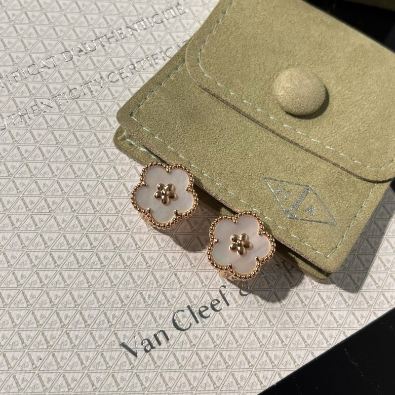 VCA Earrings 