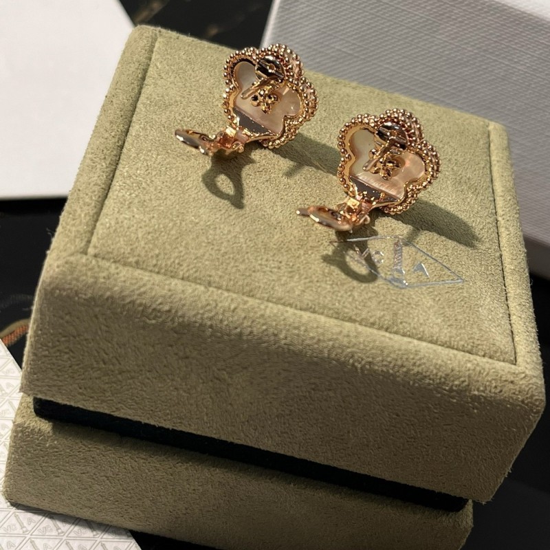 VCA Earrings 