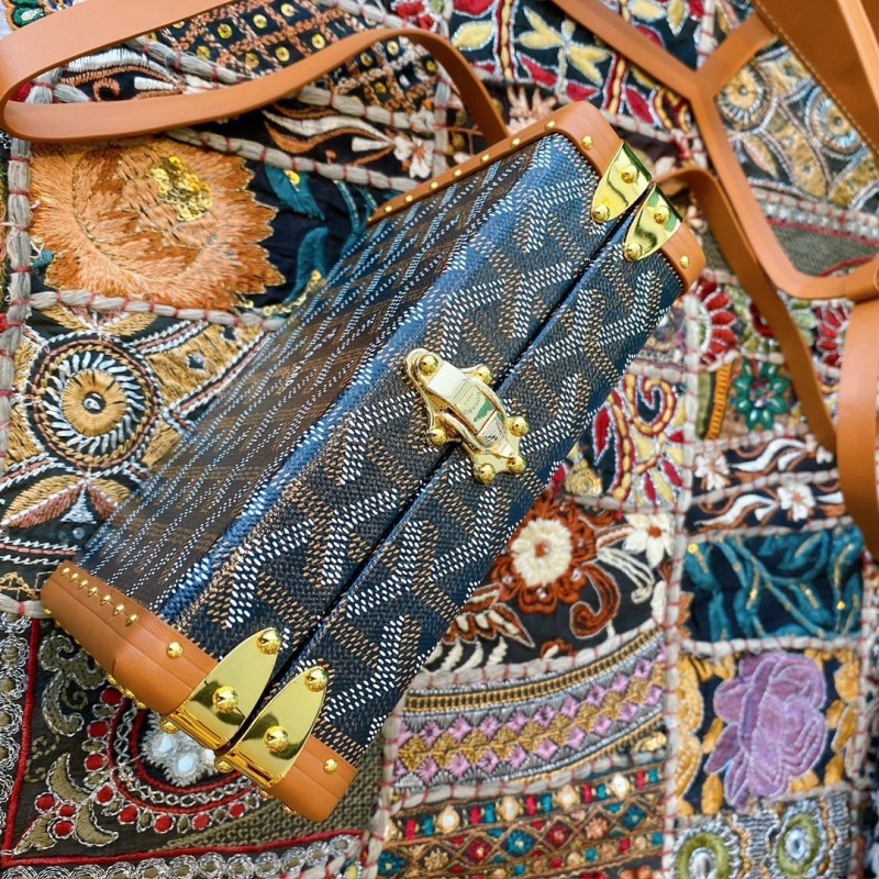 Goyard Sling Bag