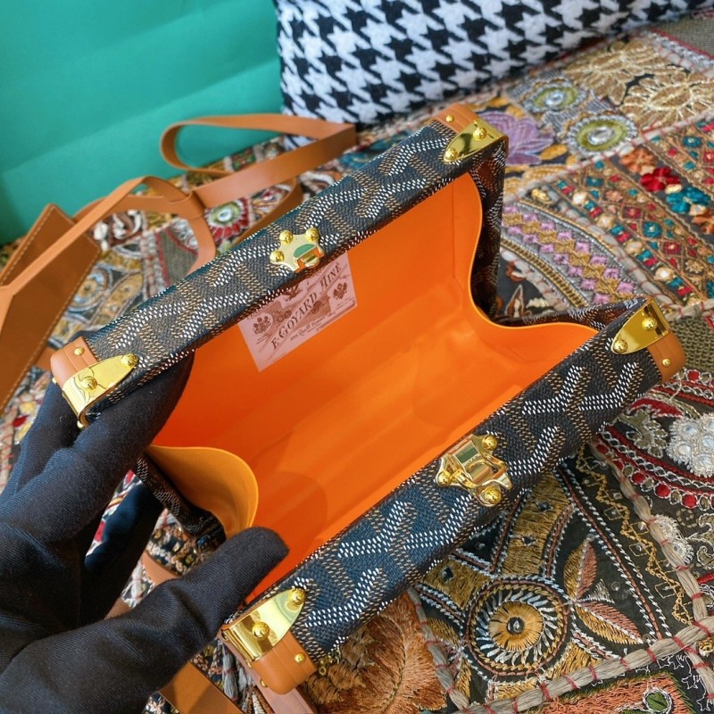 Goyard Sling Bag