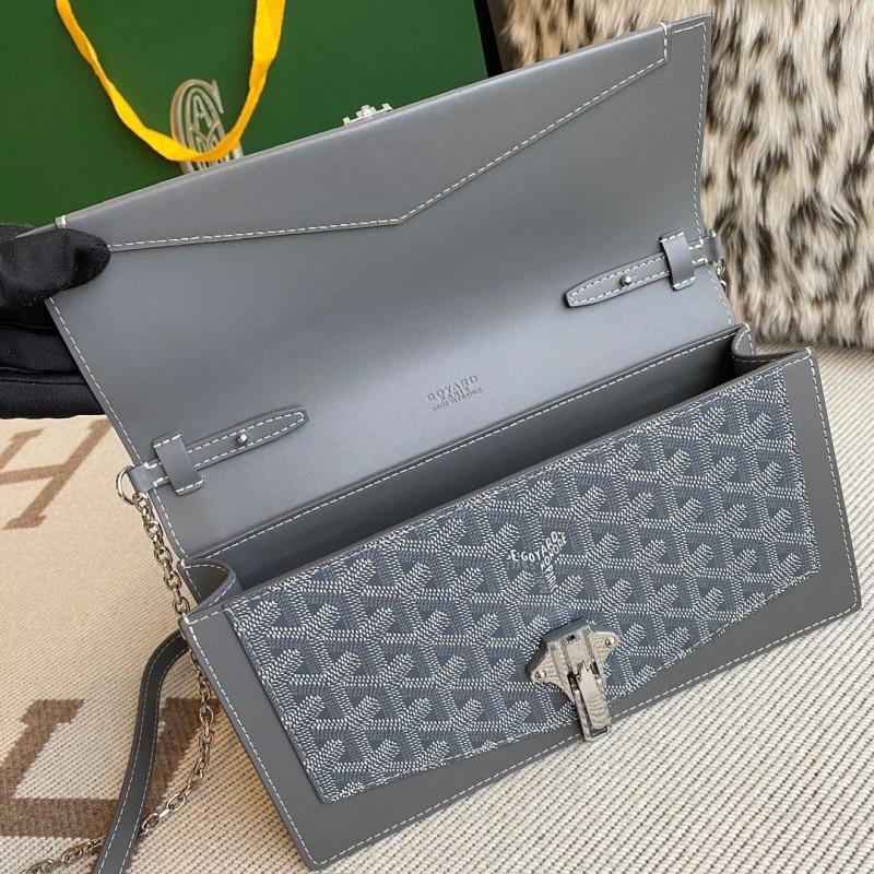 Goyard Cluth Bag