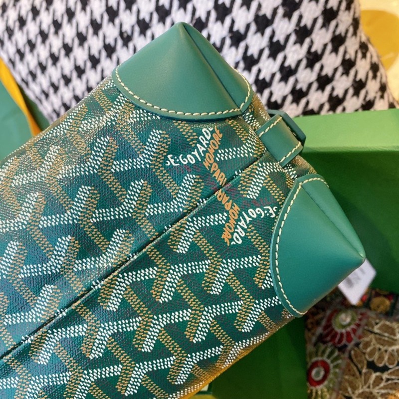 Goyard Cluth Bag