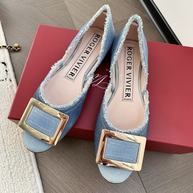 Roger Vivier Flats