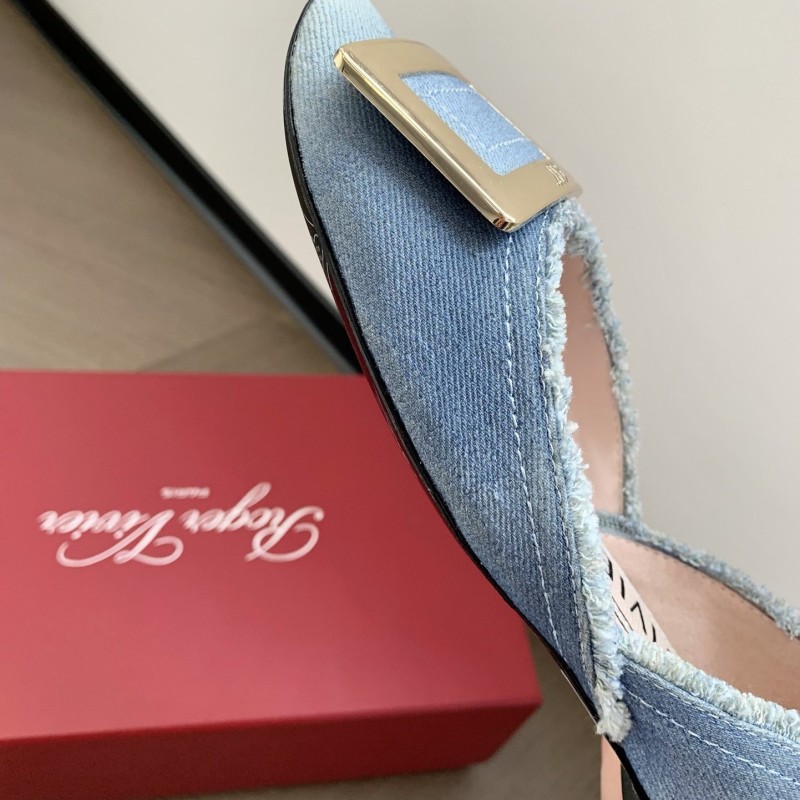 Roger Vivier Flats