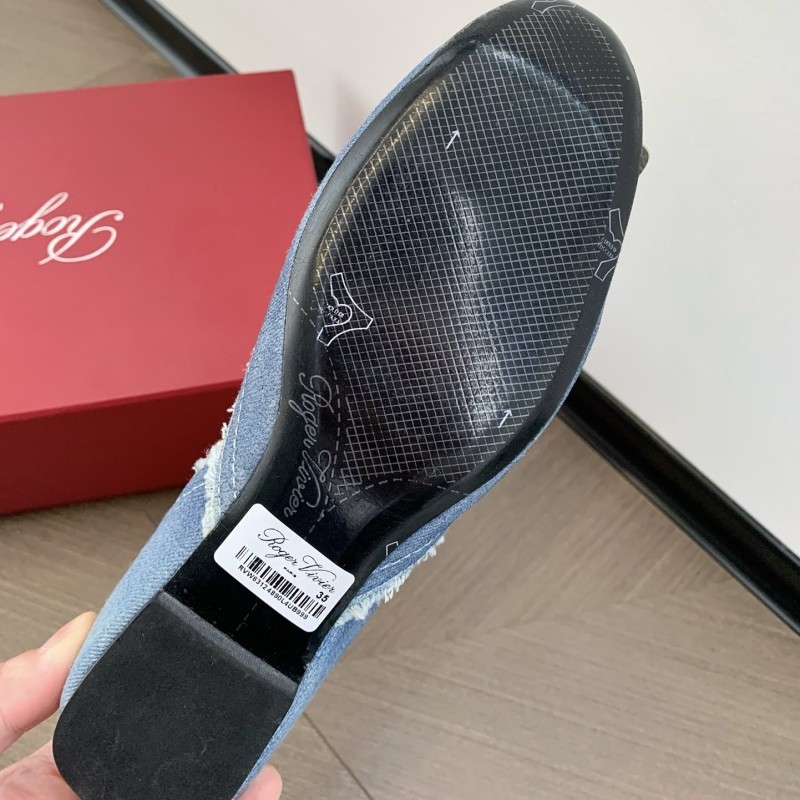 Roger Vivier Flats