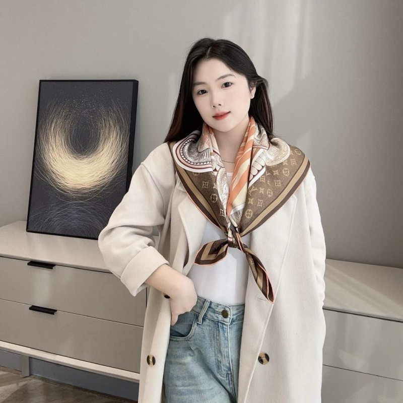 LV Scarf