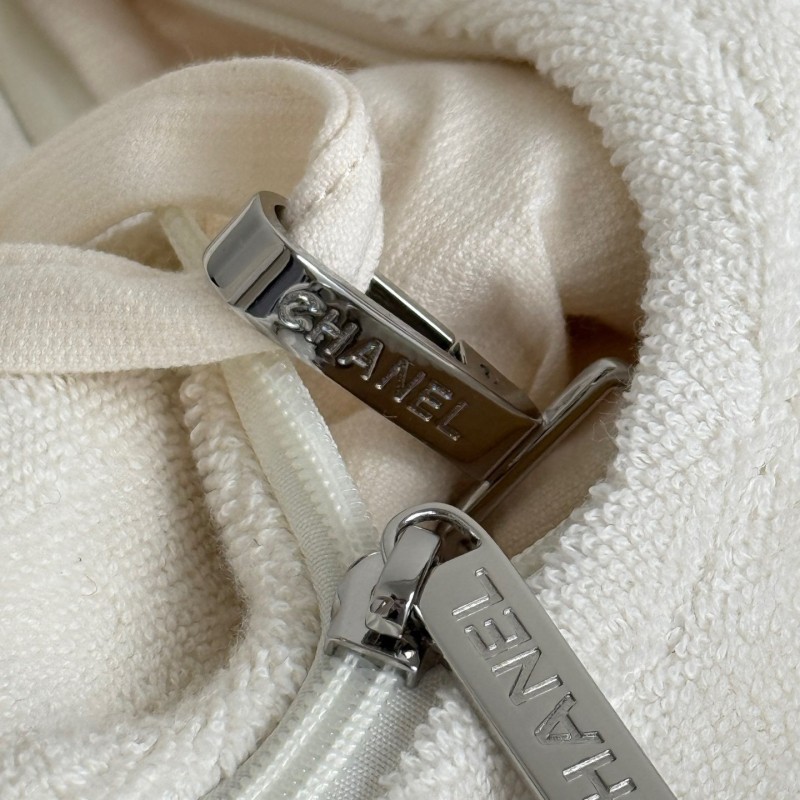 Chanel 25M Handbag