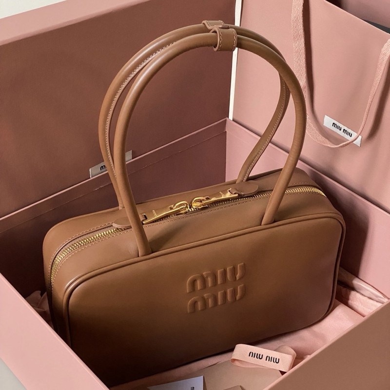 MiuMiu 公文包