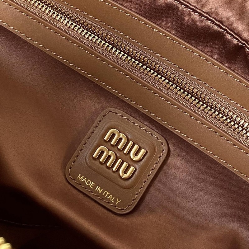 MiuMiu 公文包