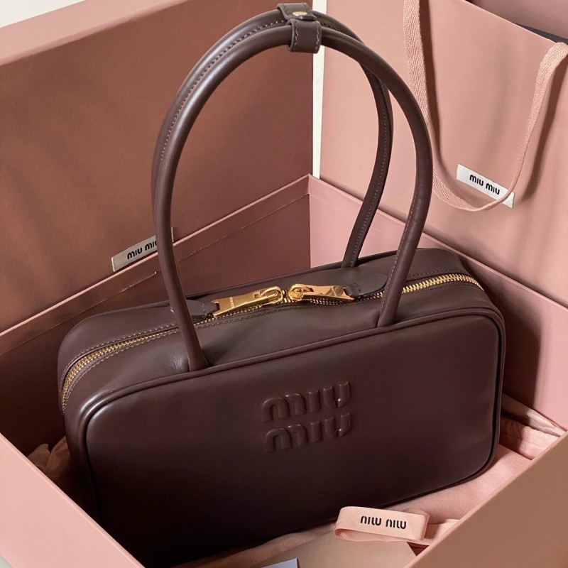 MiuMiu 公文包