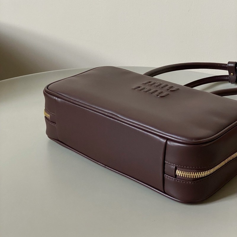 MiuMiu 公文包