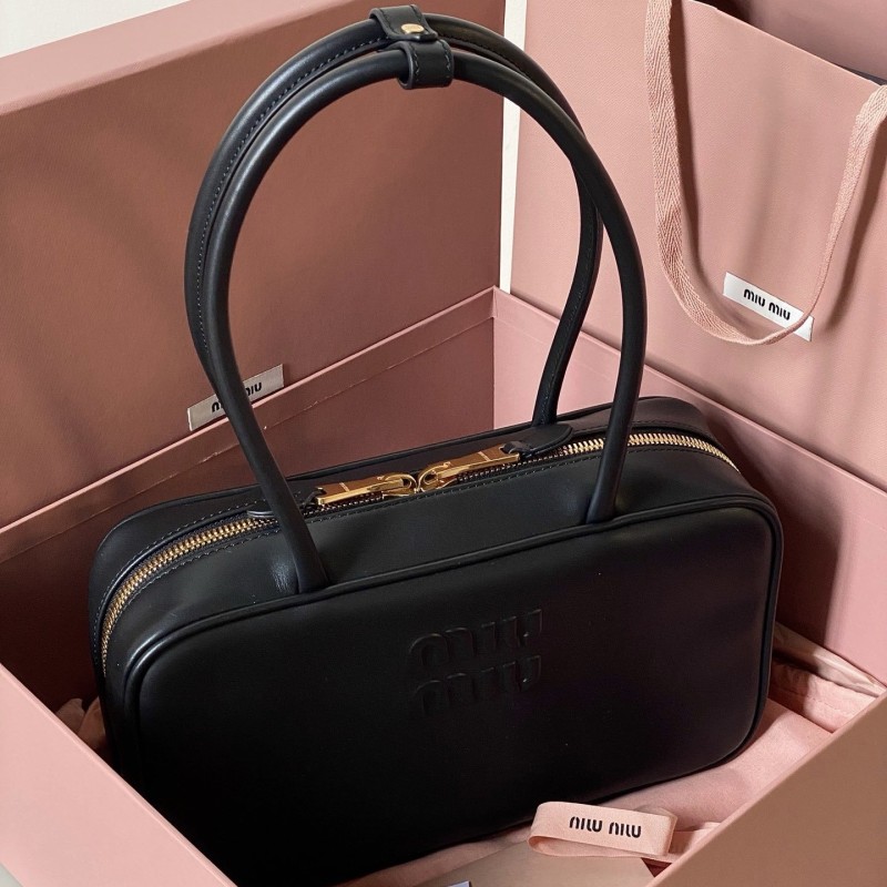 MiuMiu 公文包