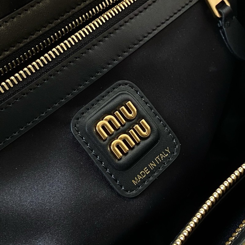 MiuMiu 公文包