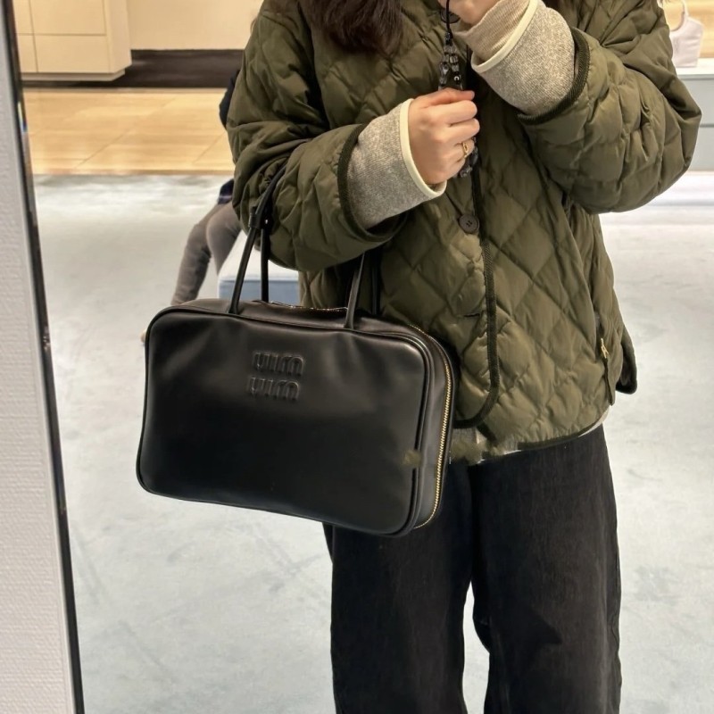 MiuMiu 公文包
