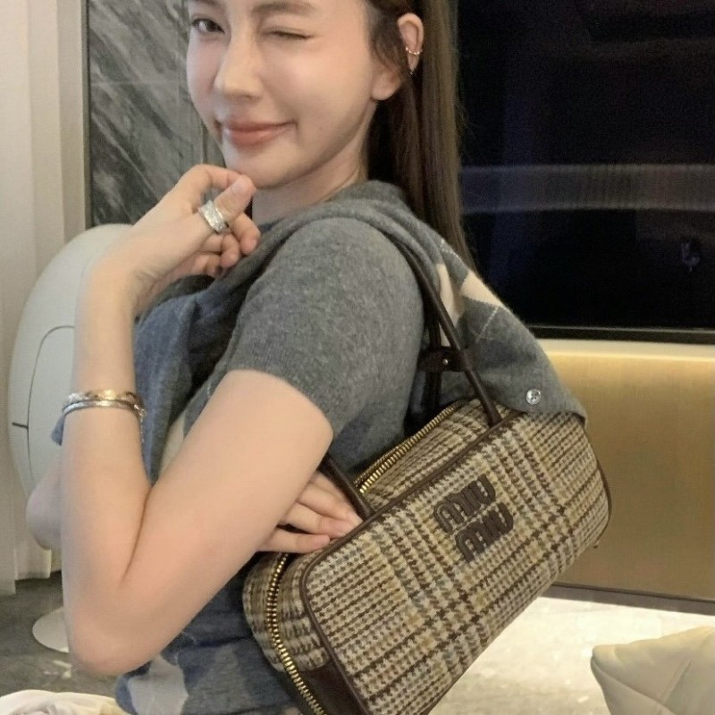 MiuMiu 保龄球包